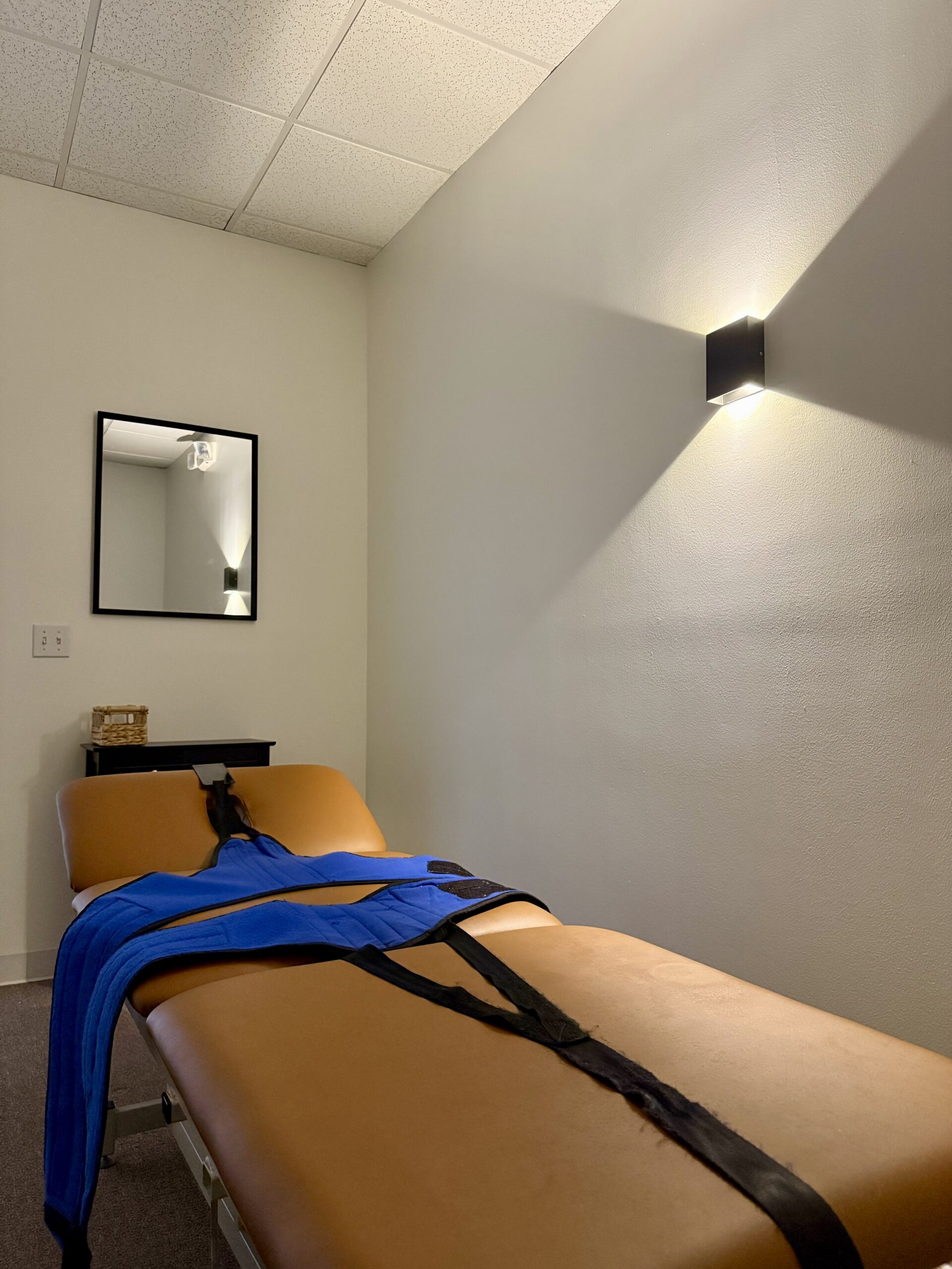 Spinal decompression equipment